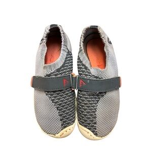 PLAE Elise | Voltage Grey Stretch Sneakers